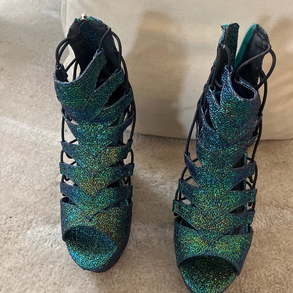 Green  with black strap wedge All Sales are Final - Picture 1 of 5
